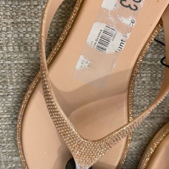 (NWT) Love 83 beautiful blush pink rhinestone embellished flip flops size 6 - Picture 3 of 5